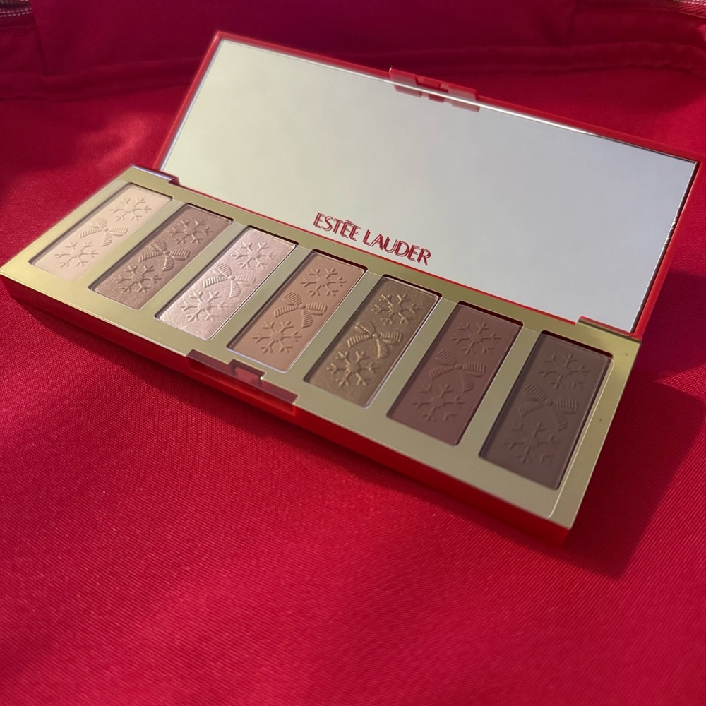 Estee Lauder Glow Eyeshadow Palette - Warm colors in 7 Shades